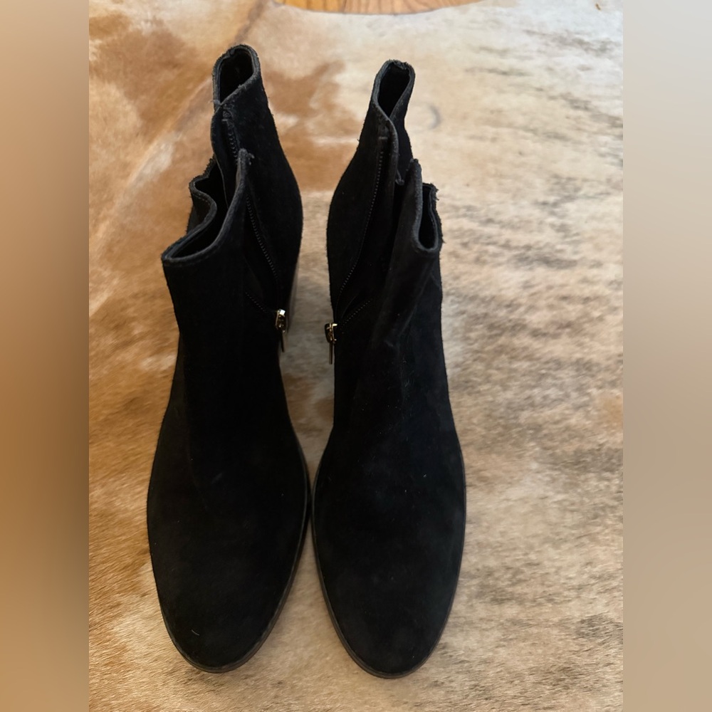 Lands End women’s heeled asymmetric bootie in black.